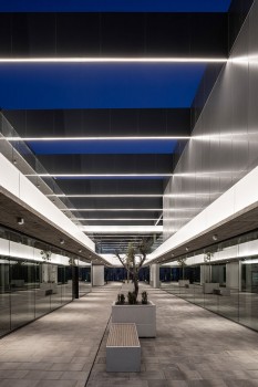 Torre Mariona Comercial Centre